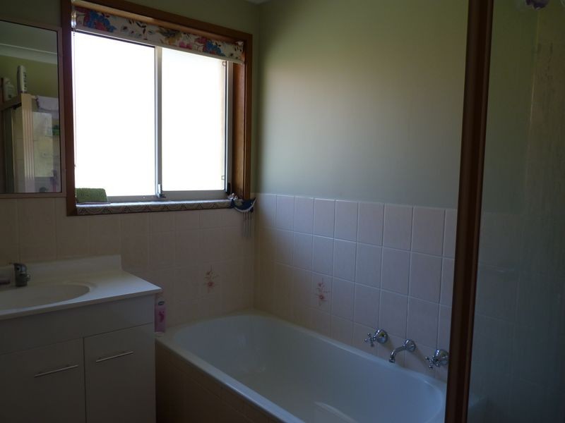 10 Wyoming Ave, Burrill Lake NSW 2539