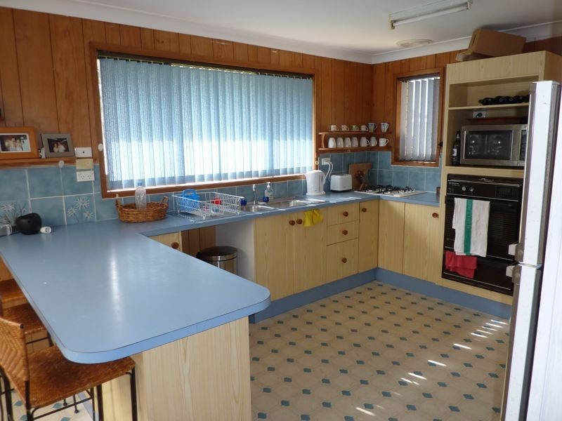 24 James Crescent, Kings Point NSW 2539