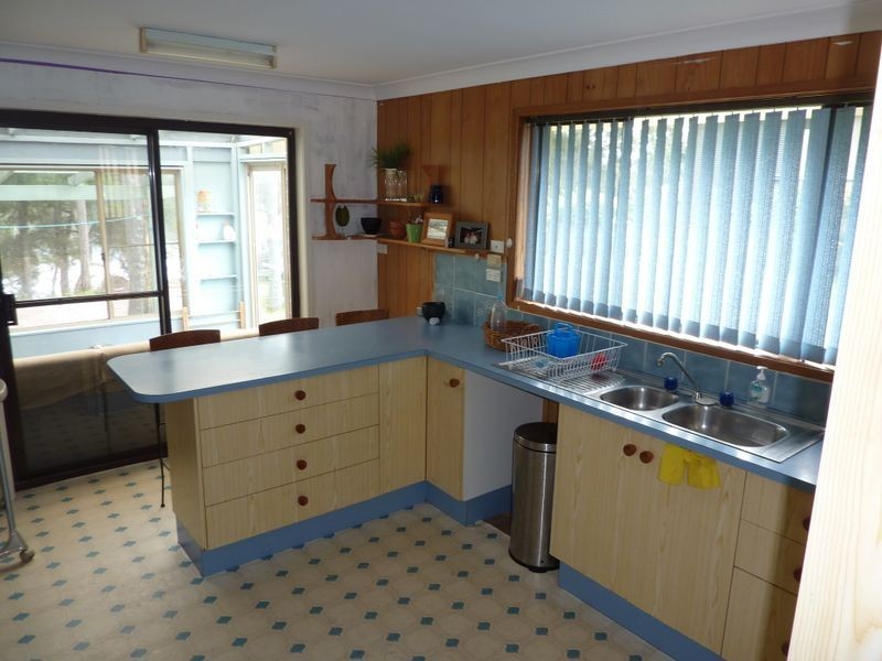 24 James Crescent, Kings Point NSW 2539