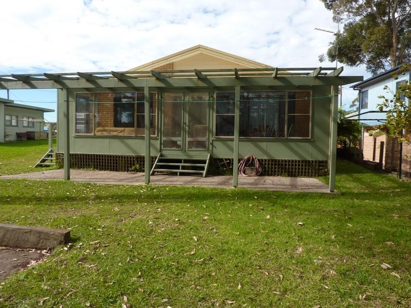 24 James Crescent, Kings Point NSW 2539