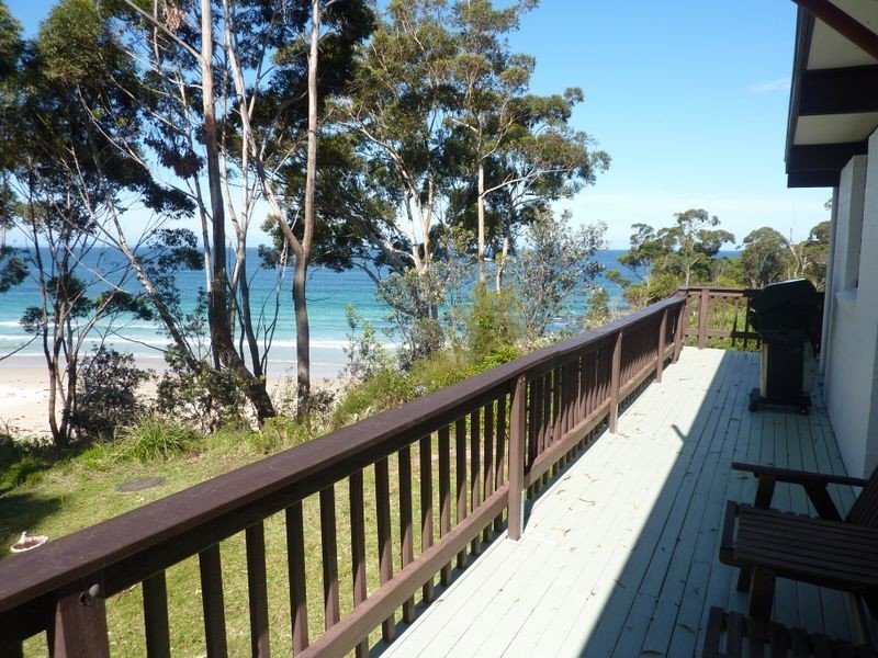 10 Surfers Ave, Narrawallee NSW 2539