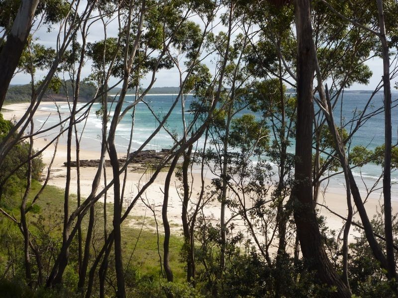 10 Surfers Ave, Narrawallee NSW 2539