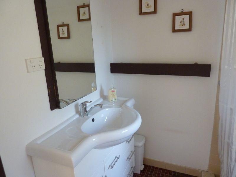 10 Surfers Ave, Narrawallee NSW 2539