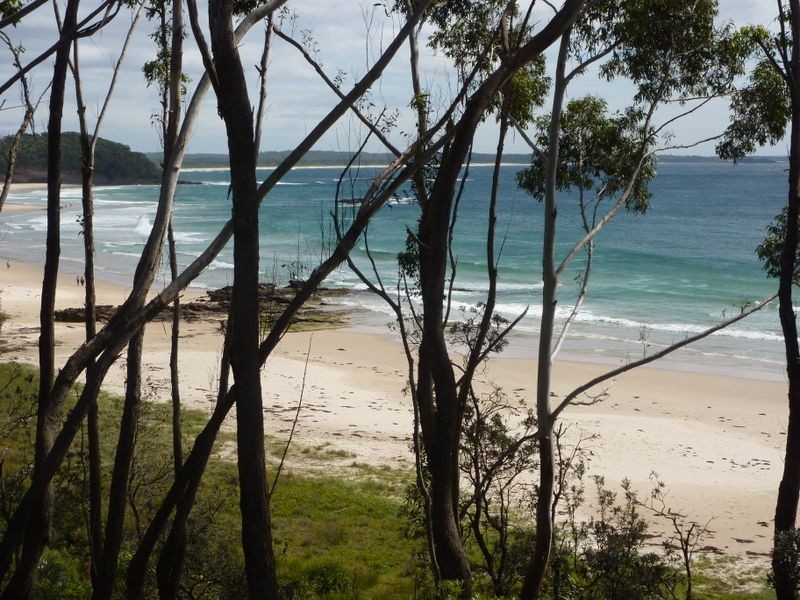 10 Surfers Ave, Narrawallee NSW 2539