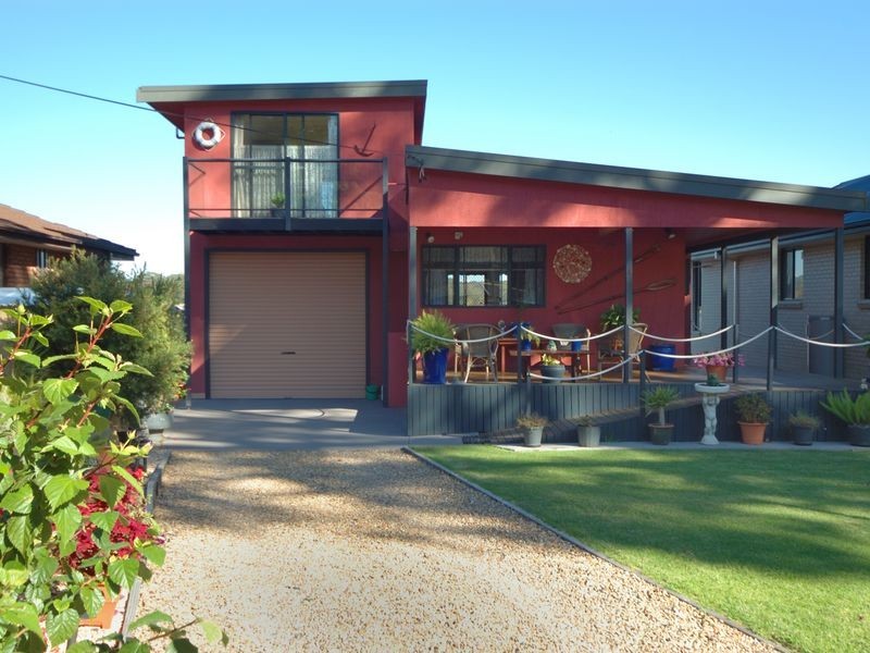 4 McDonald Parade, Burrill Lake NSW 2539