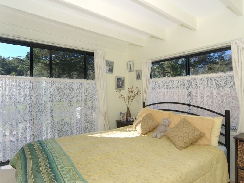 4 McDonald Parade, Burrill Lake NSW 2539