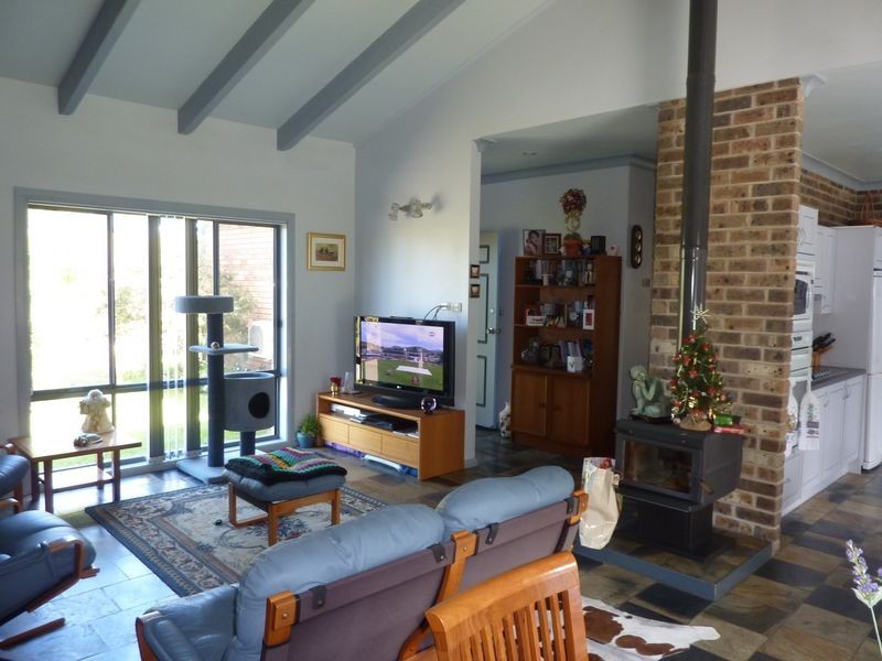 11 Mercury Drive, Lake Tabourie NSW 2539