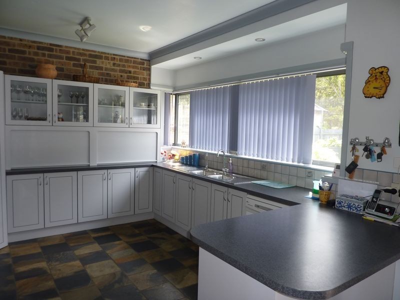 11 Mercury Drive, Lake Tabourie NSW 2539