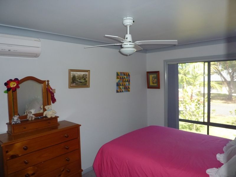 11 Mercury Drive, Lake Tabourie NSW 2539