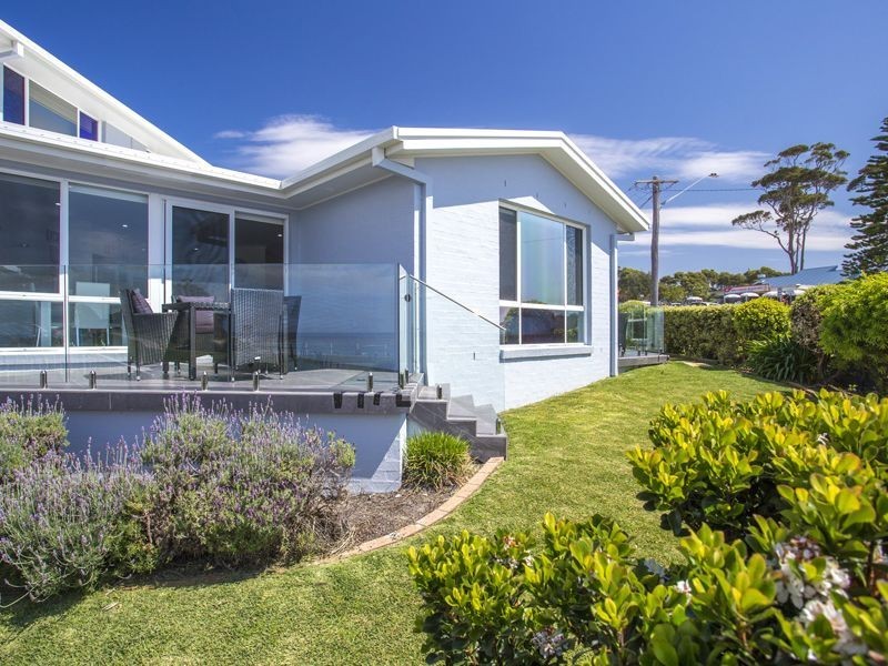 2/1 Golf Ave, Mollymook NSW 2539