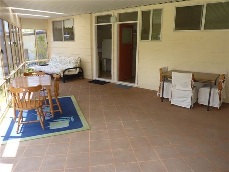 17 Davies St, Mollymook NSW 2539