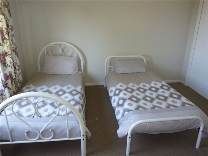 17 Davies St, Mollymook NSW 2539