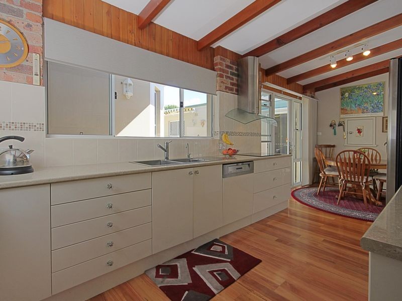 23 Seaside Parade, Dolphin Point NSW 2539