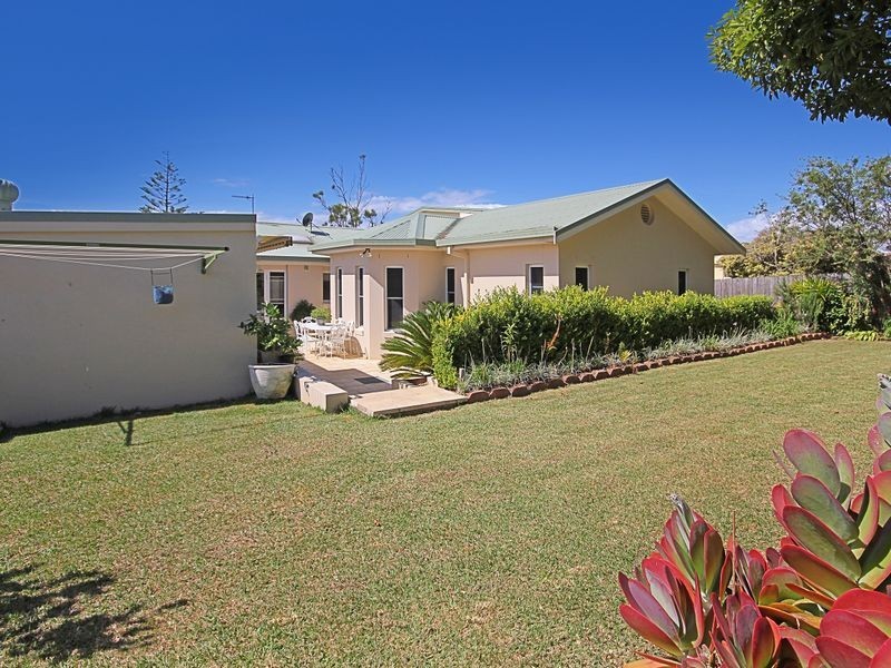 23 Seaside Parade, Dolphin Point NSW 2539