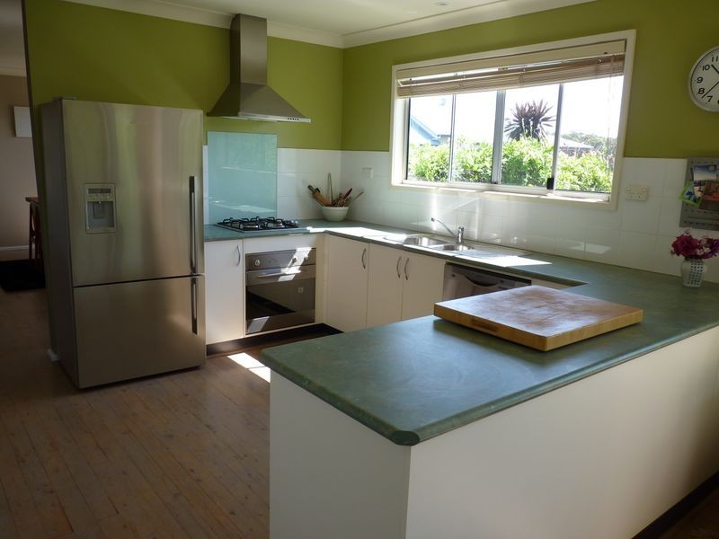 11 Skillman Place, Mollymook NSW 2539