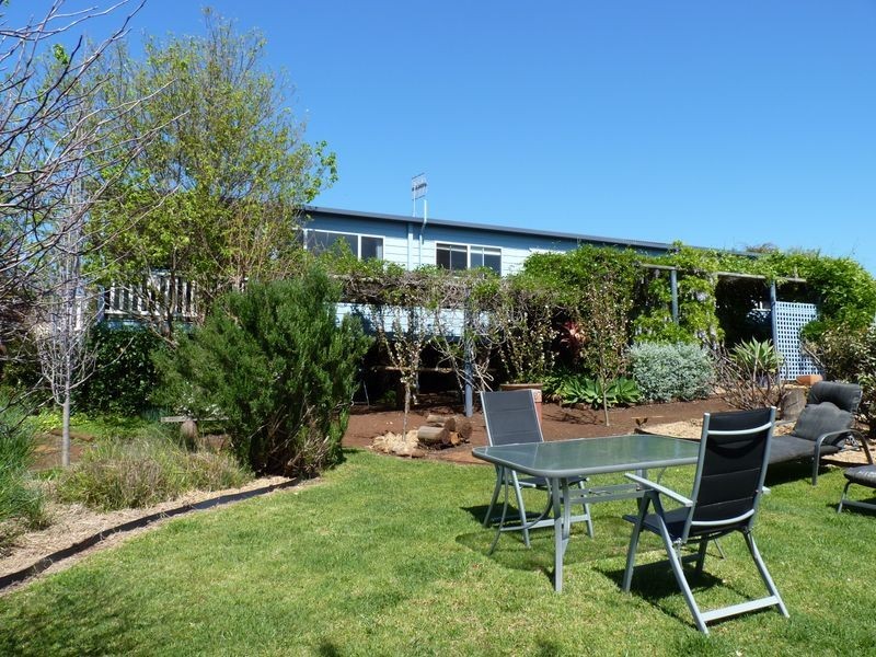 11 Skillman Place, Mollymook NSW 2539