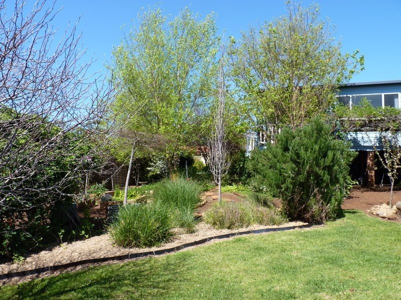 11 Skillman Place, Mollymook NSW 2539