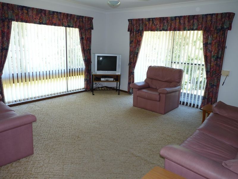 44 Valley Drive, Mollymook NSW 2539