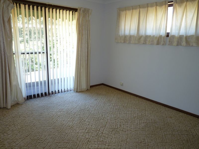 44 Valley Drive, Mollymook NSW 2539