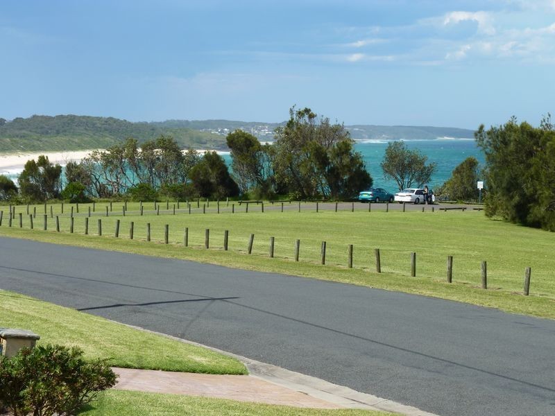 41 Seaside Parade, Dolphin Point NSW 2539