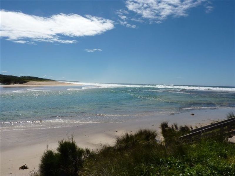 13 Seaside Pde, Dolphin Point NSW 2539