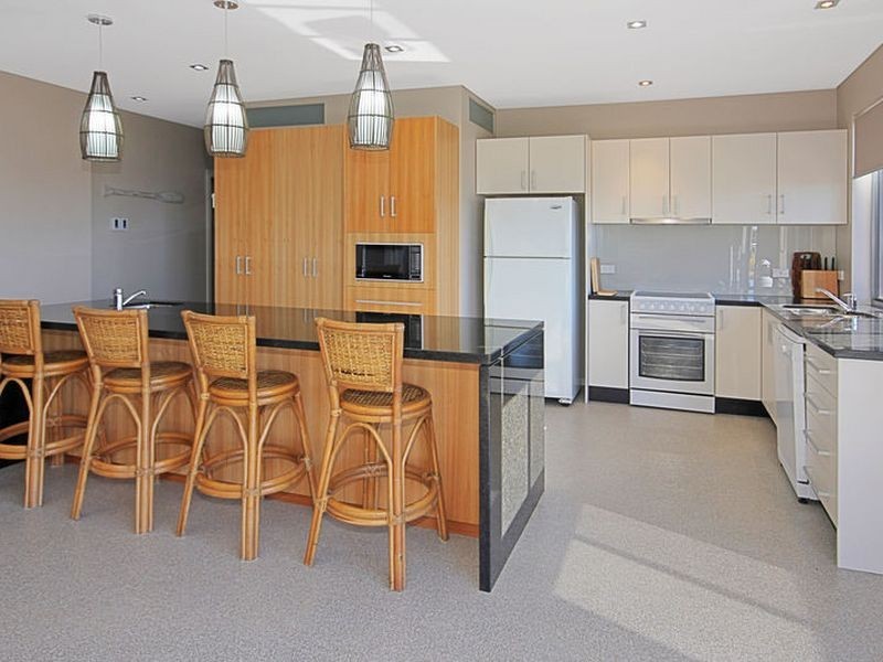 13 Seaside Pde, Dolphin Point NSW 2539
