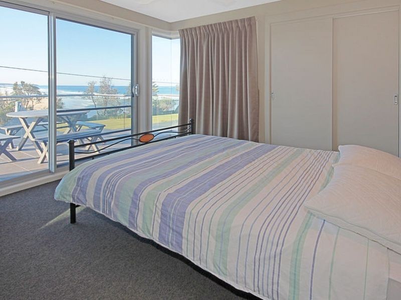 13 Seaside Pde, Dolphin Point NSW 2539
