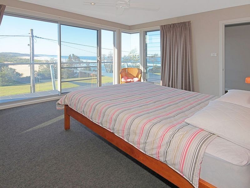 13 Seaside Pde, Dolphin Point NSW 2539