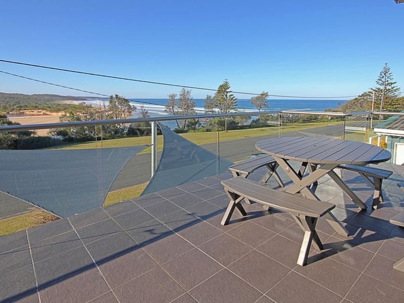 13 Seaside Pde, Dolphin Point NSW 2539