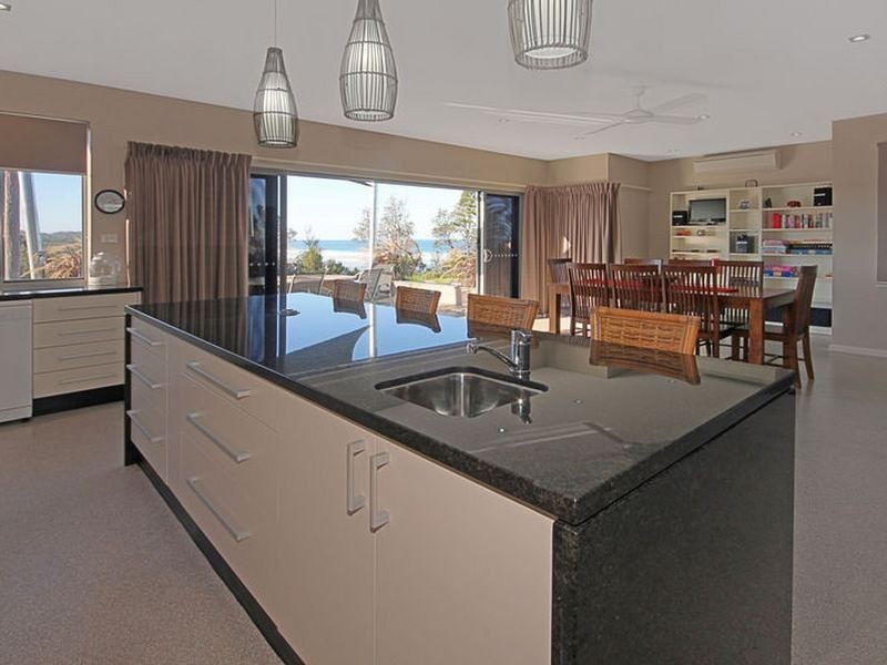 13 Seaside Pde, Dolphin Point NSW 2539
