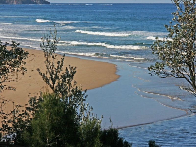 13 Seaside Pde, Dolphin Point NSW 2539