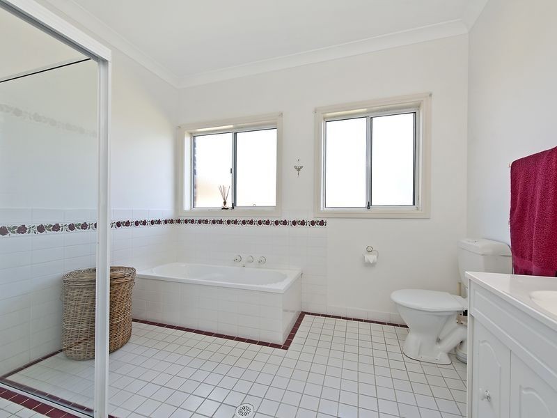 80 Carroll Avenue, Mollymook NSW 2539