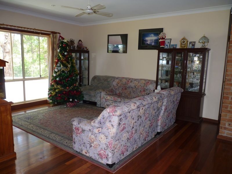 4 Seawinds Parade, Narrawallee NSW 2539