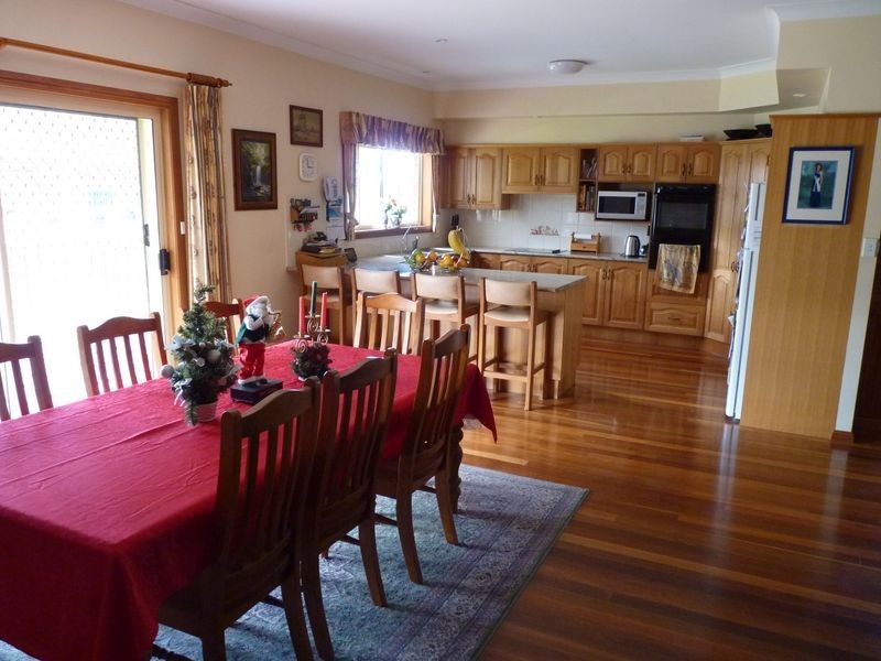 4 Seawinds Parade, Narrawallee NSW 2539