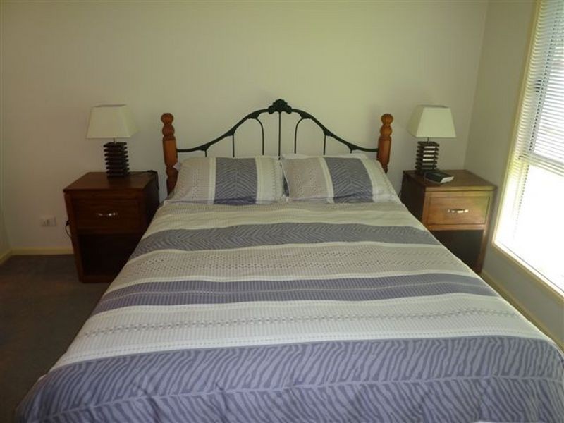 51 Wyoming Ave, Burrill Lake NSW 2539