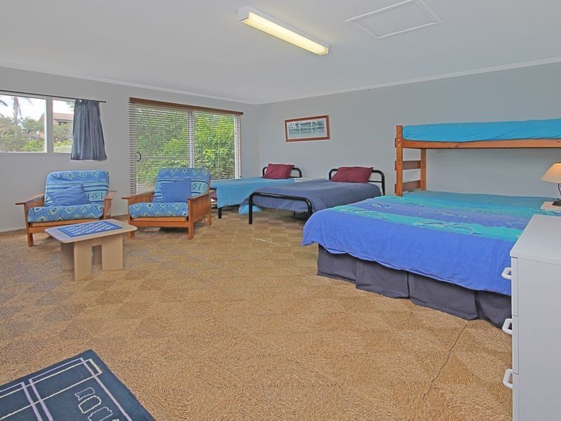 12 Jones Avenue, Mollymook NSW 2539