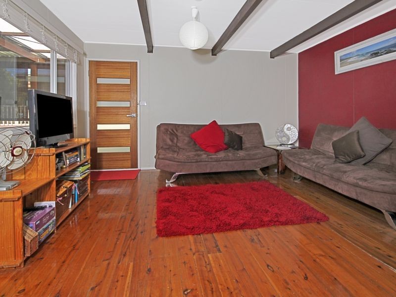 18 Manning Avenue, Narrawallee NSW 2539