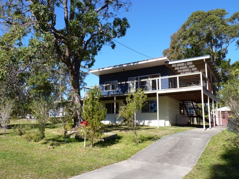 32 Wallaroy Drive, Burrill Lake NSW 2539