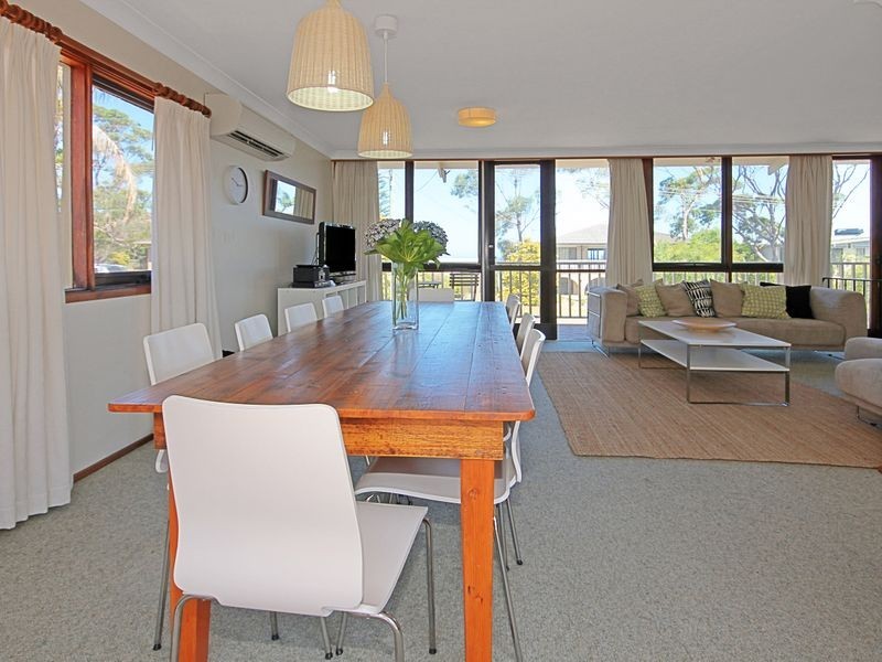 7 Jones Avenue, Mollymook NSW 2539