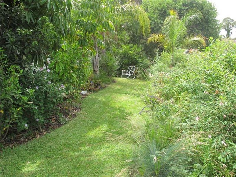 1A Carroll Ave, Mollymook NSW 2539