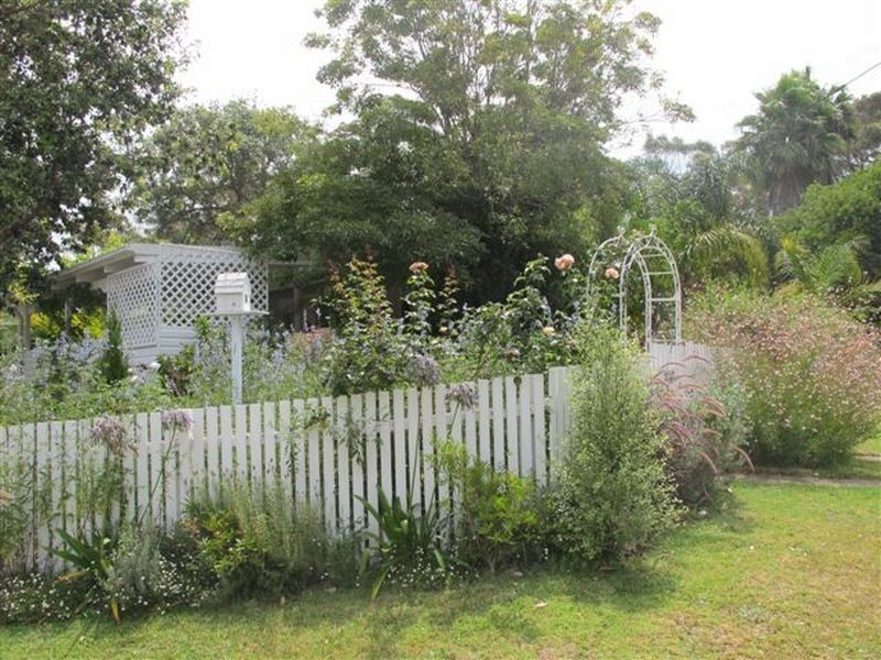 1A Carroll Ave, Mollymook NSW 2539
