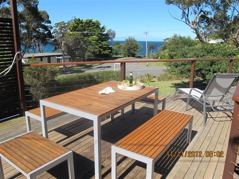 7 Surfers Ave, Narrawallee NSW 2539