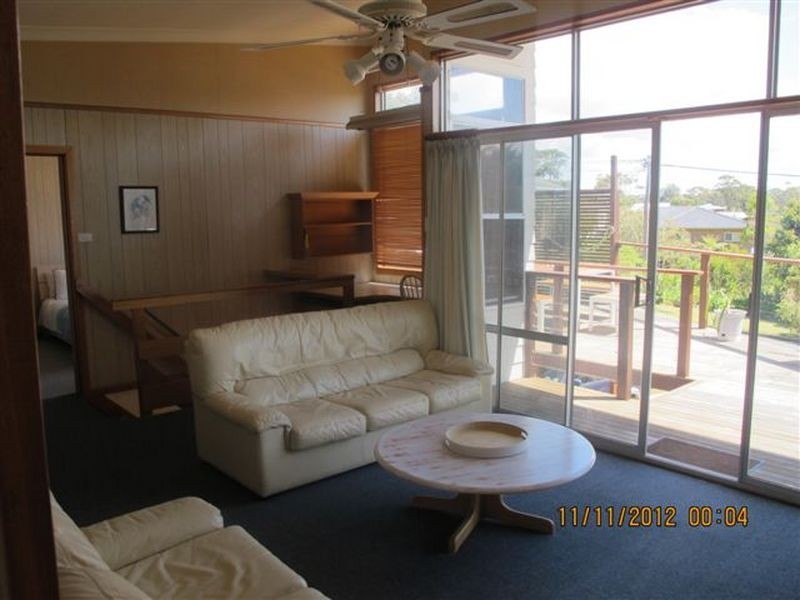 7 Surfers Ave, Narrawallee NSW 2539