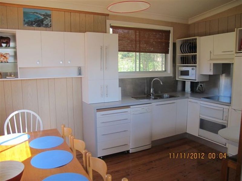 7 Surfers Ave, Narrawallee NSW 2539