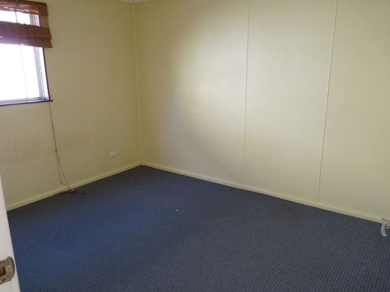 4 Bangalow St, Narrawallee NSW 2539