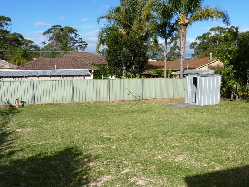 4 Bangalow St, Narrawallee NSW 2539