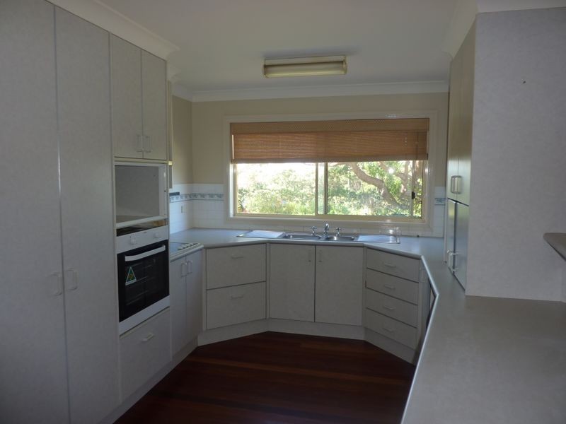 300 Kings Point Drive, Kings Point NSW 2539