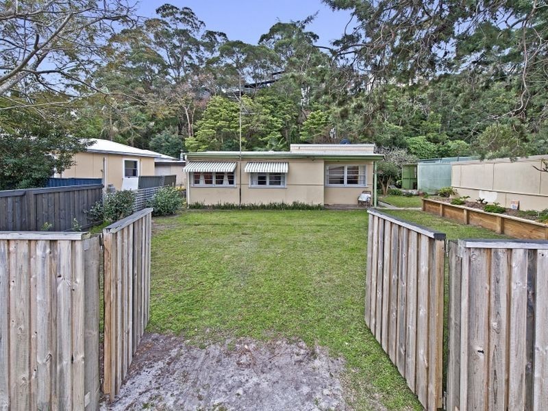 5 Commonwealth Avenue, Burrill Lake NSW 2539