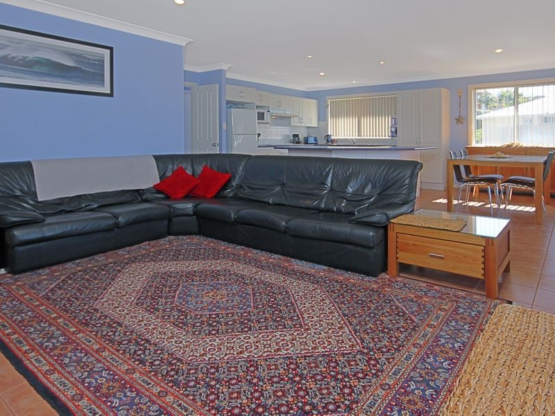 11 Springfield Drive, Mollymook NSW 2539
