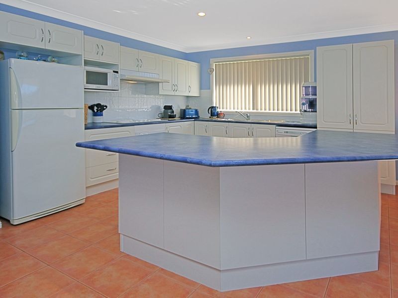 11 Springfield Drive, Mollymook NSW 2539